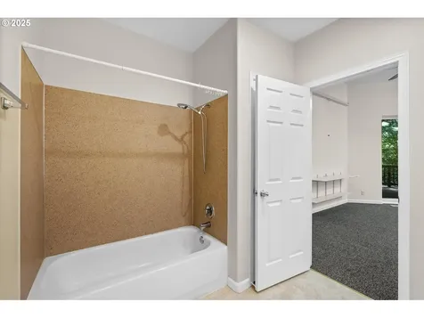 243 W Street James Place Longview WA 98632