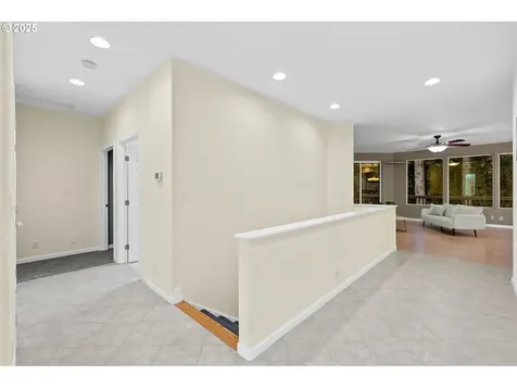 243 W Street James Place Longview WA 98632