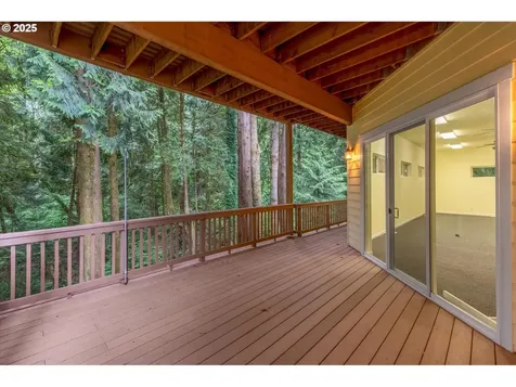 243 W Street James Place Longview WA 98632