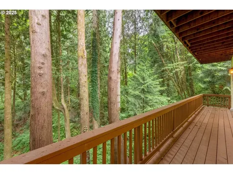 243 W Street James Place Longview WA 98632