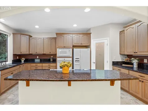 243 W Street James Place Longview WA 98632