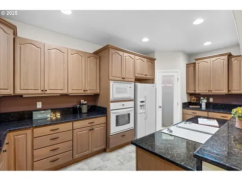 243 W Street James Place Longview WA 98632