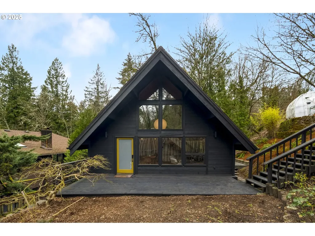 8737 SW 46th Avenue Portland OR 97219