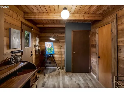 8737 SW 46th Avenue Portland OR 97219