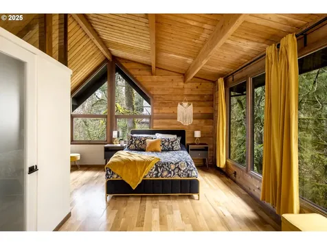 8737 SW 46th Avenue Portland OR 97219
