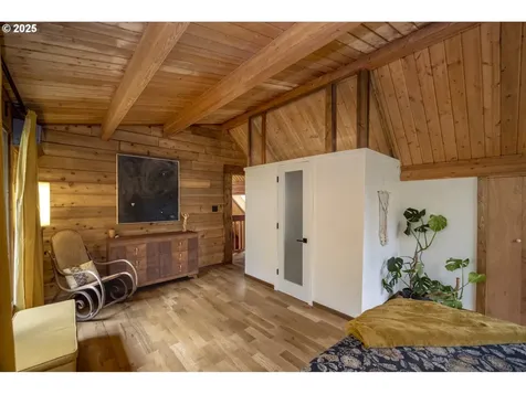 8737 SW 46th Avenue Portland OR 97219
