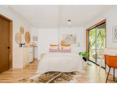 8737 SW 46th Avenue Portland OR 97219
