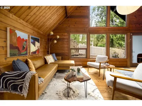 8737 SW 46th Avenue Portland OR 97219