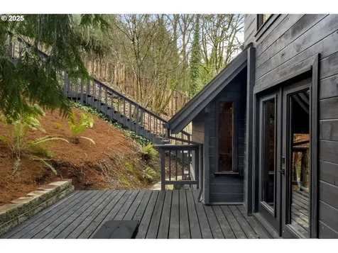 8737 SW 46th Avenue Portland OR 97219