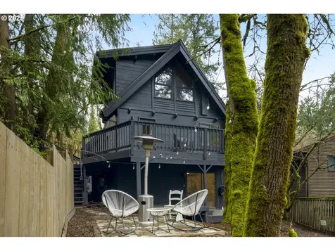 8737 SW 46th Avenue Portland OR 97219