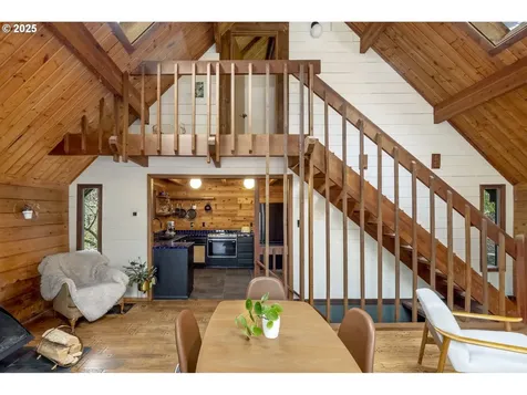 8737 SW 46th Avenue Portland OR 97219