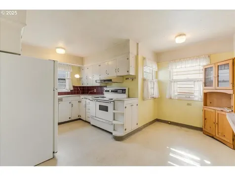 4780 N Amherst Street Portland OR 97203