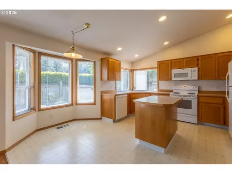 10605 NE 19th Street Vancouver WA 98664