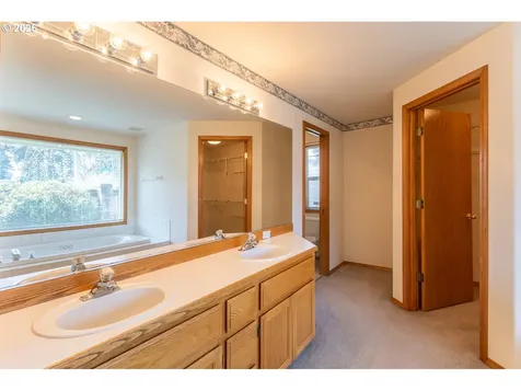 10605 NE 19th Street Vancouver WA 98664