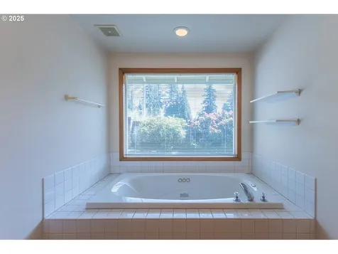 10605 NE 19th Street Vancouver WA 98664