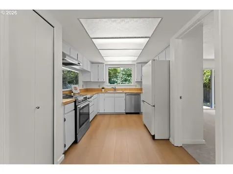 12025 SW Springwood Drive Portland OR 97223