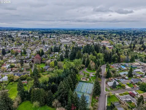 755 NW Wallace Road Mcminnville OR 97128