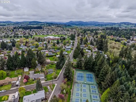 755 NW Wallace Road Mcminnville OR 97128