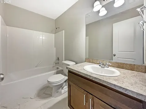 313 NE 52nd Street Vancouver WA 98663
