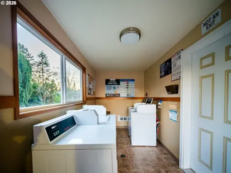 340 S Locust Street Canby OR 97013