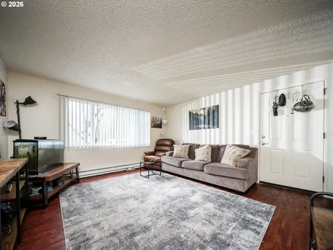 340 S Locust Street Canby OR 97013