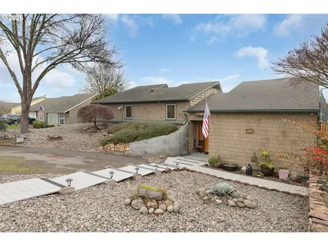605 Deerwood Court Winston OR 97496