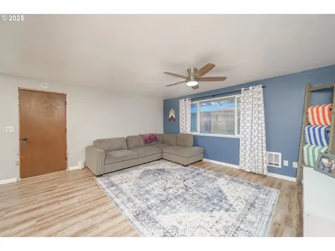 1050 10th Street Washougal WA 98671