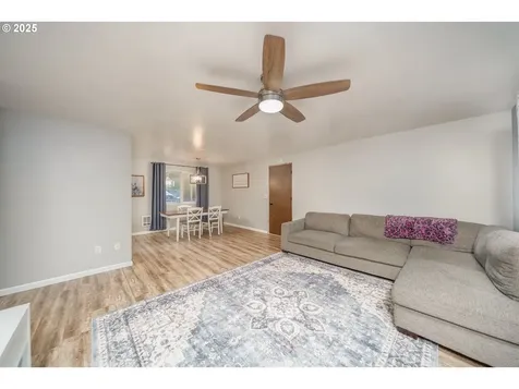 1050 10th Street Washougal WA 98671
