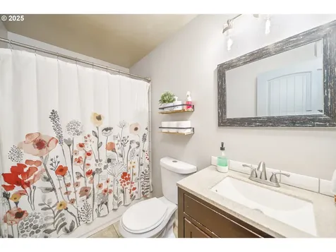 1050 10th Street Washougal WA 98671