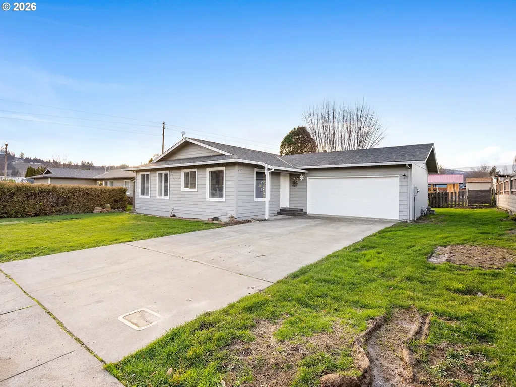 3220 Midway Road Hood River OR 97031