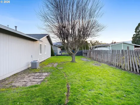 3220 Midway Road Hood River OR 97031