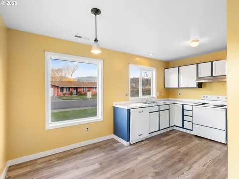 3220 Midway Road Hood River OR 97031