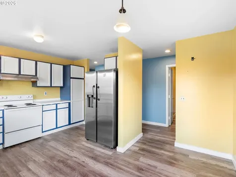 3220 Midway Road Hood River OR 97031