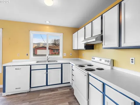 3220 Midway Road Hood River OR 97031