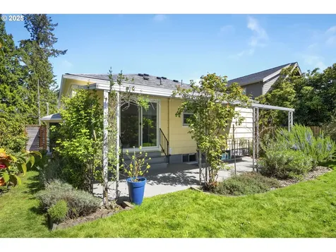 2104 NE Rosa Parks Way Portland OR 97211