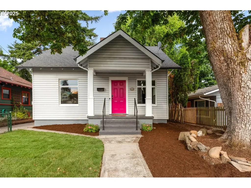 320 NE 75th Avenue Portland OR 97213