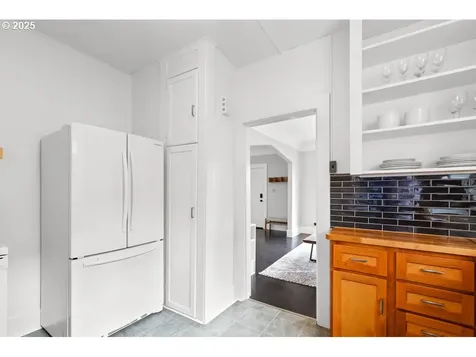 320 NE 75th Avenue Portland OR 97213