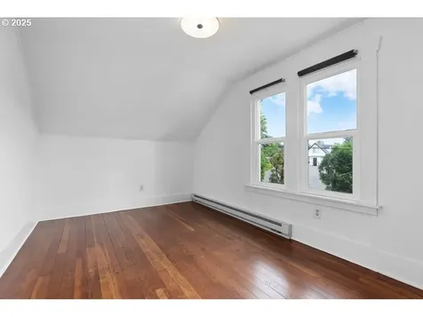 320 NE 75th Avenue Portland OR 97213