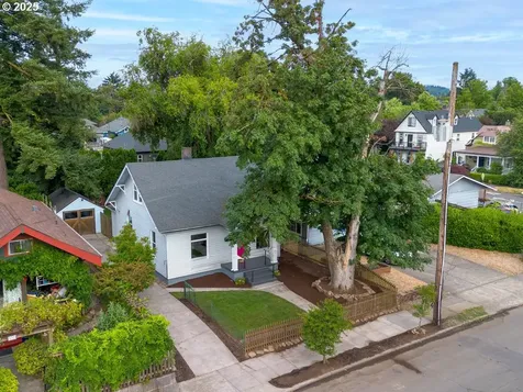 320 NE 75th Avenue Portland OR 97213