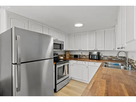 2102 NW Kelly Drive Vancouver WA 98665