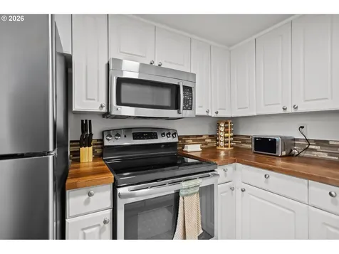 2102 NW Kelly Drive Vancouver WA 98665