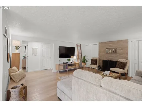 2102 NW Kelly Drive Vancouver WA 98665