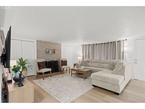 2102 NW Kelly Drive Vancouver WA 98665