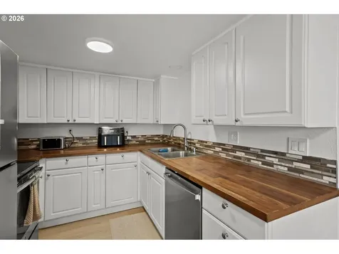 2102 NW Kelly Drive Vancouver WA 98665