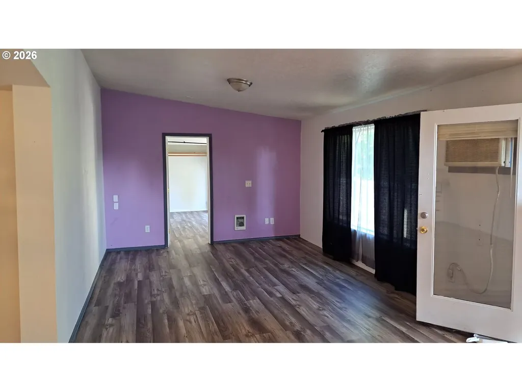 132 E Main Street Sheridan OR 97378