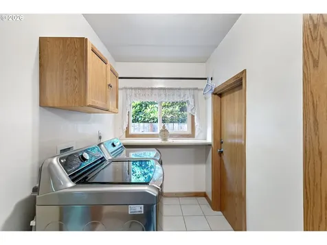 1295 Betty Lane Eugene OR 97404