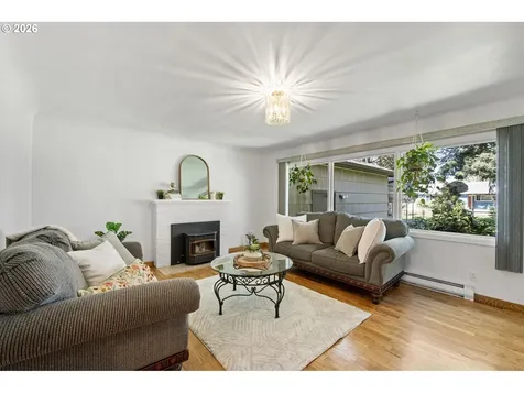 1295 Betty Lane Eugene OR 97404