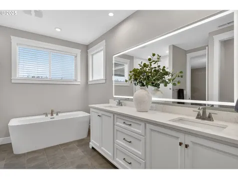 18205 NE 81st Street Vancouver WA 98682
