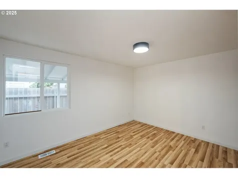 6002 SE Knight Street Portland OR 97206