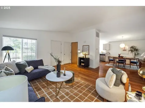 6002 SE Knight Street Portland OR 97206